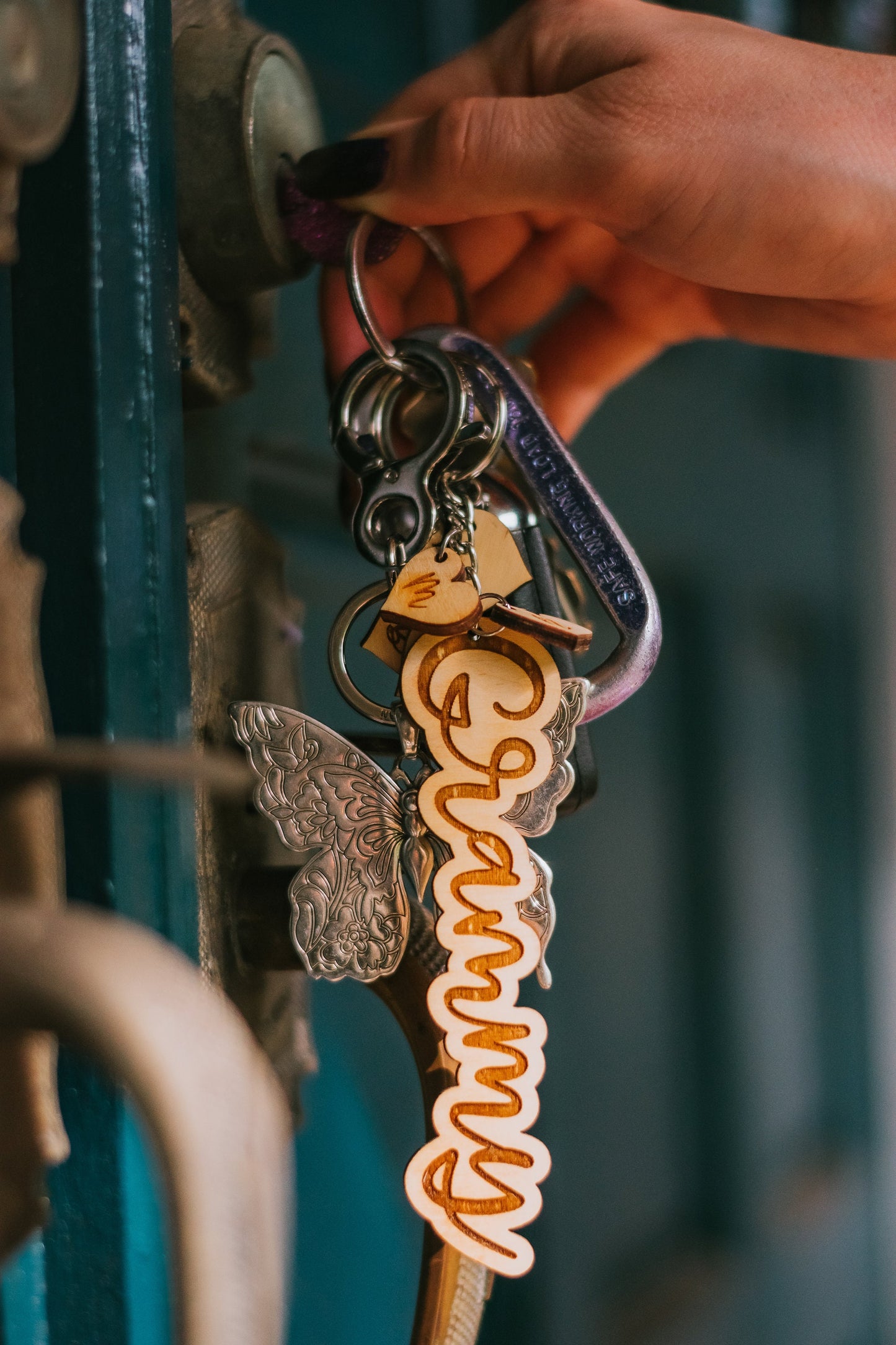 Grammy Wooden Initial Heart Keychain Gift For Mom, Mother’s Day Gift For Grandmother Wood Child Initial Heart Keychain Charms