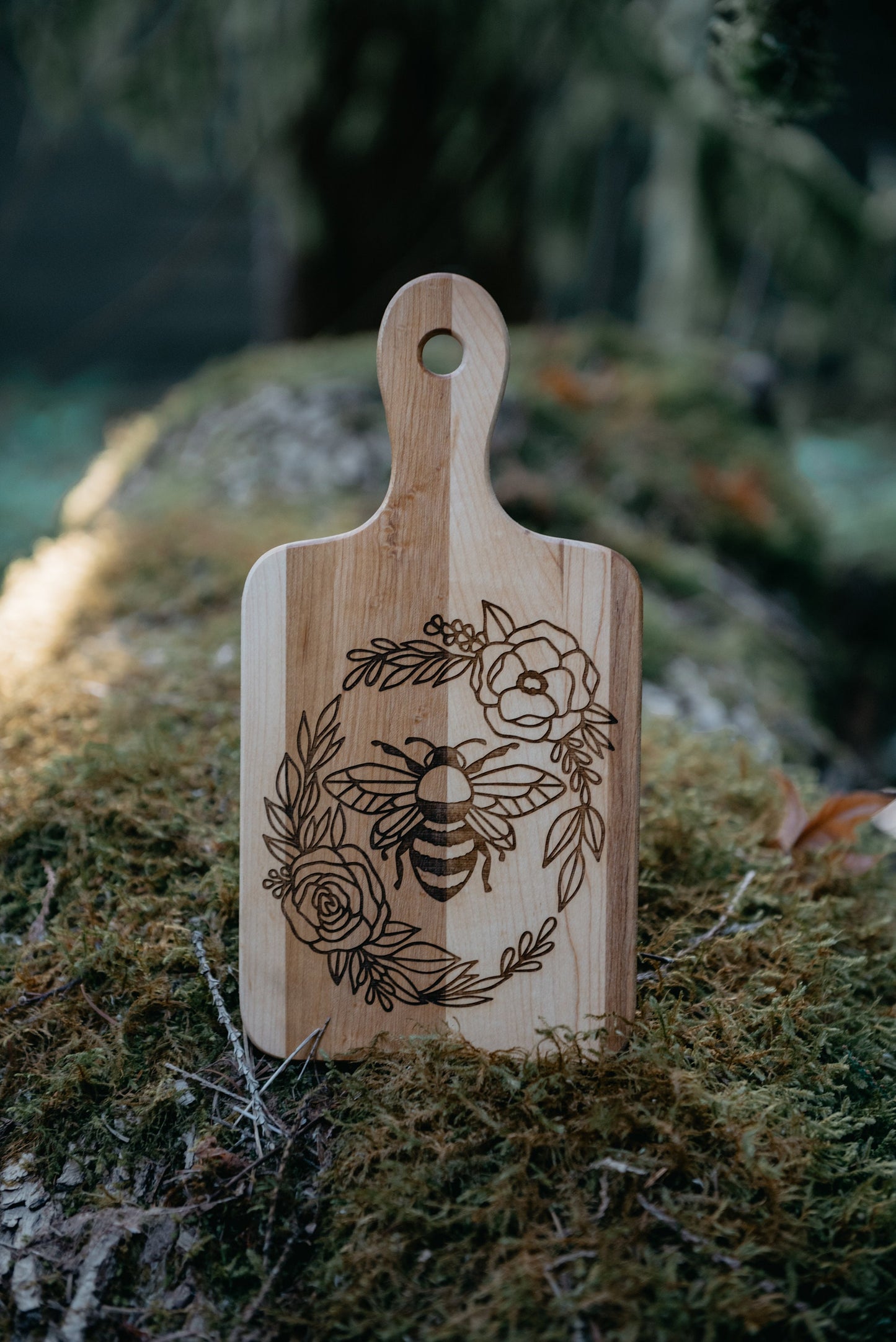Floral Honey Bee Cutting Board Gift For Bee Keeper Gift For Her, Flower Honey Bee Serving Board Kitchen Décor Gift For Mothers Day