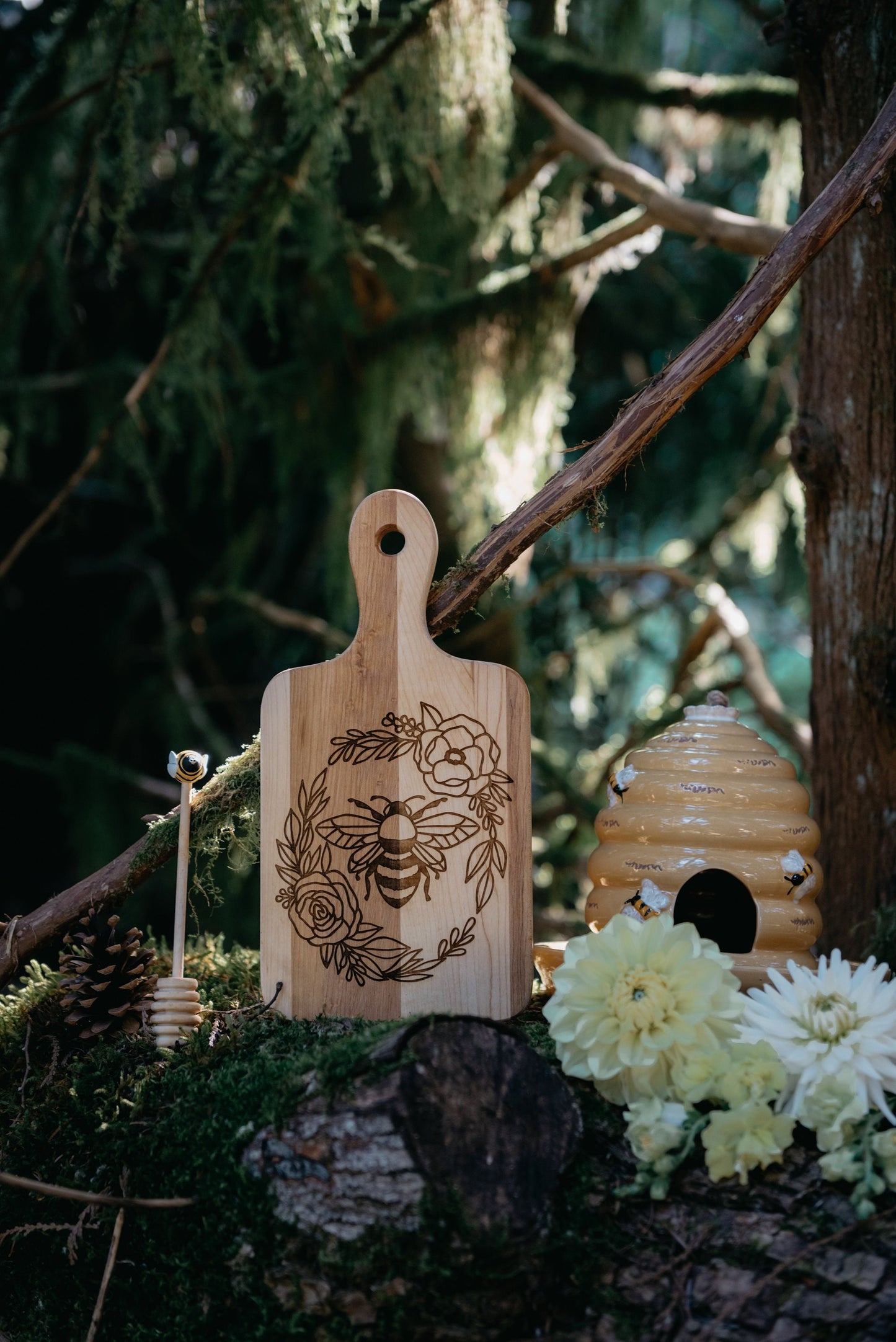 Floral Honey Bee Cutting Board Gift For Bee Keeper Gift For Her, Flower Honey Bee Serving Board Kitchen Décor Gift For Mothers Day