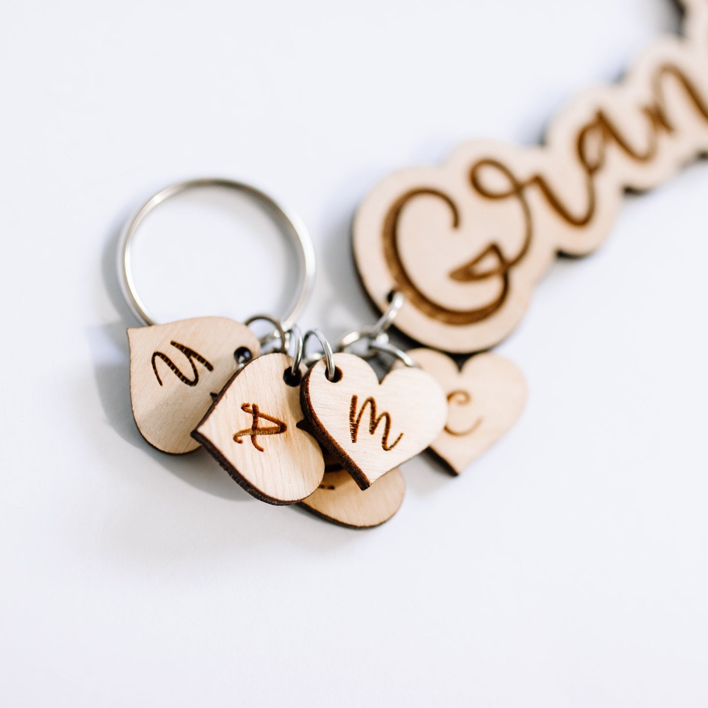 Grandy Wooden Initial Heart Keychain Gift For Grandma, Mother’s Day Wood Child Initial Heart Keychain Charms Gift For Grand Mother