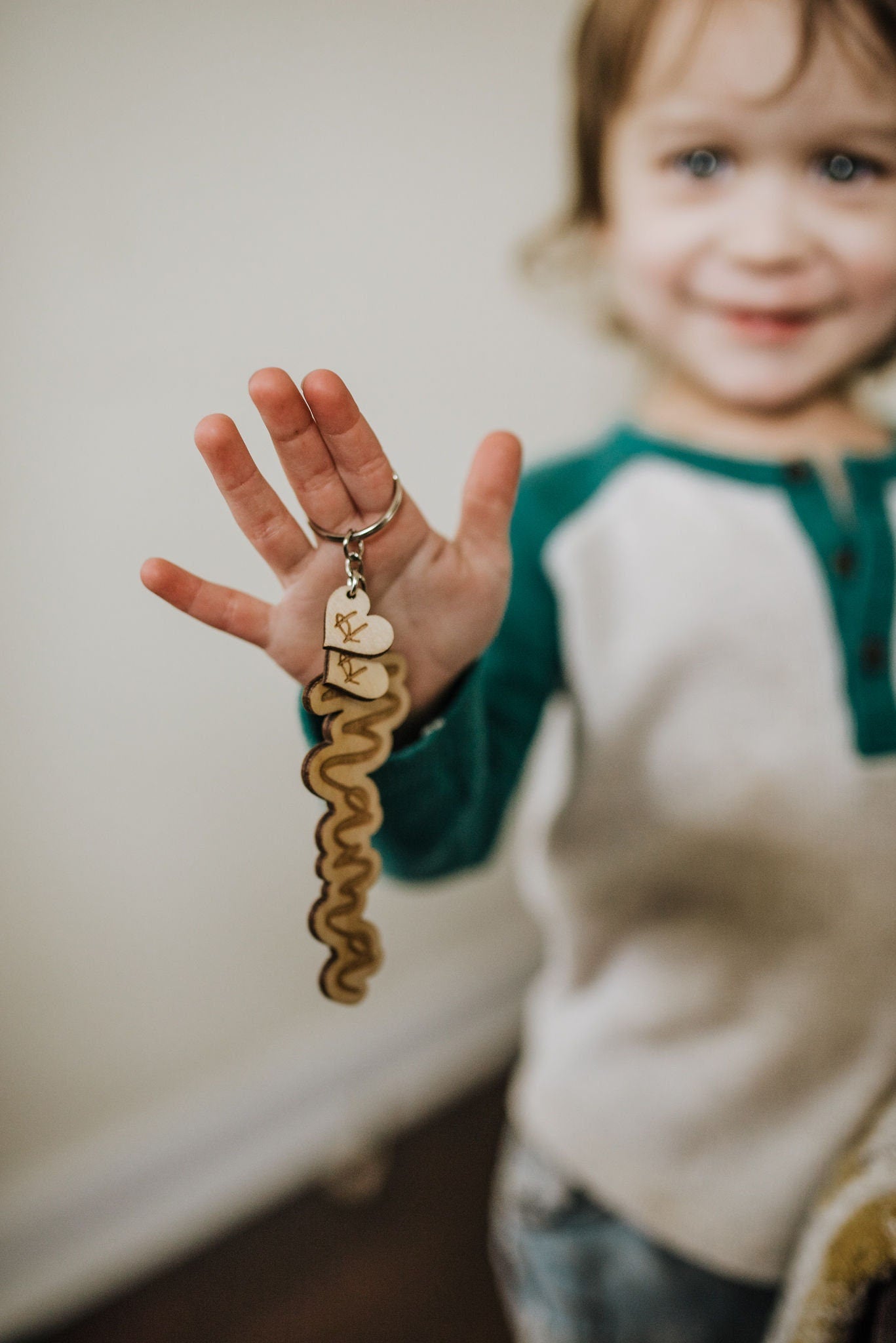 Wooden Mama Keychain With Heart Initial Charms Gift For Mom, Mothers Day Gift For Mum Personalized Keychain