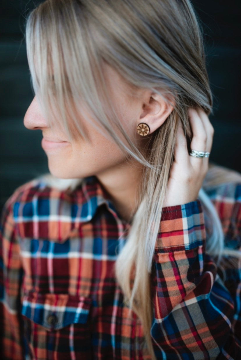 Cute Spider Web Halloween Wooden Stud Earrings, Spooky Natural Webbed Jewlery