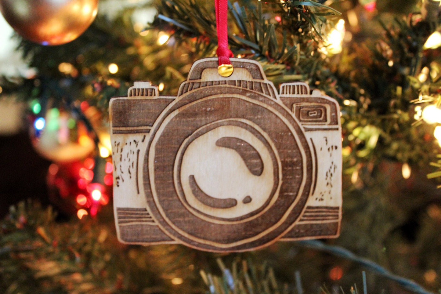 Vintage Nostalgic Camera Wooden Christmas Ornament Decoration For Photographers, Cute Nostalgia Engraved Rustic Camera Holiday Decor Gift