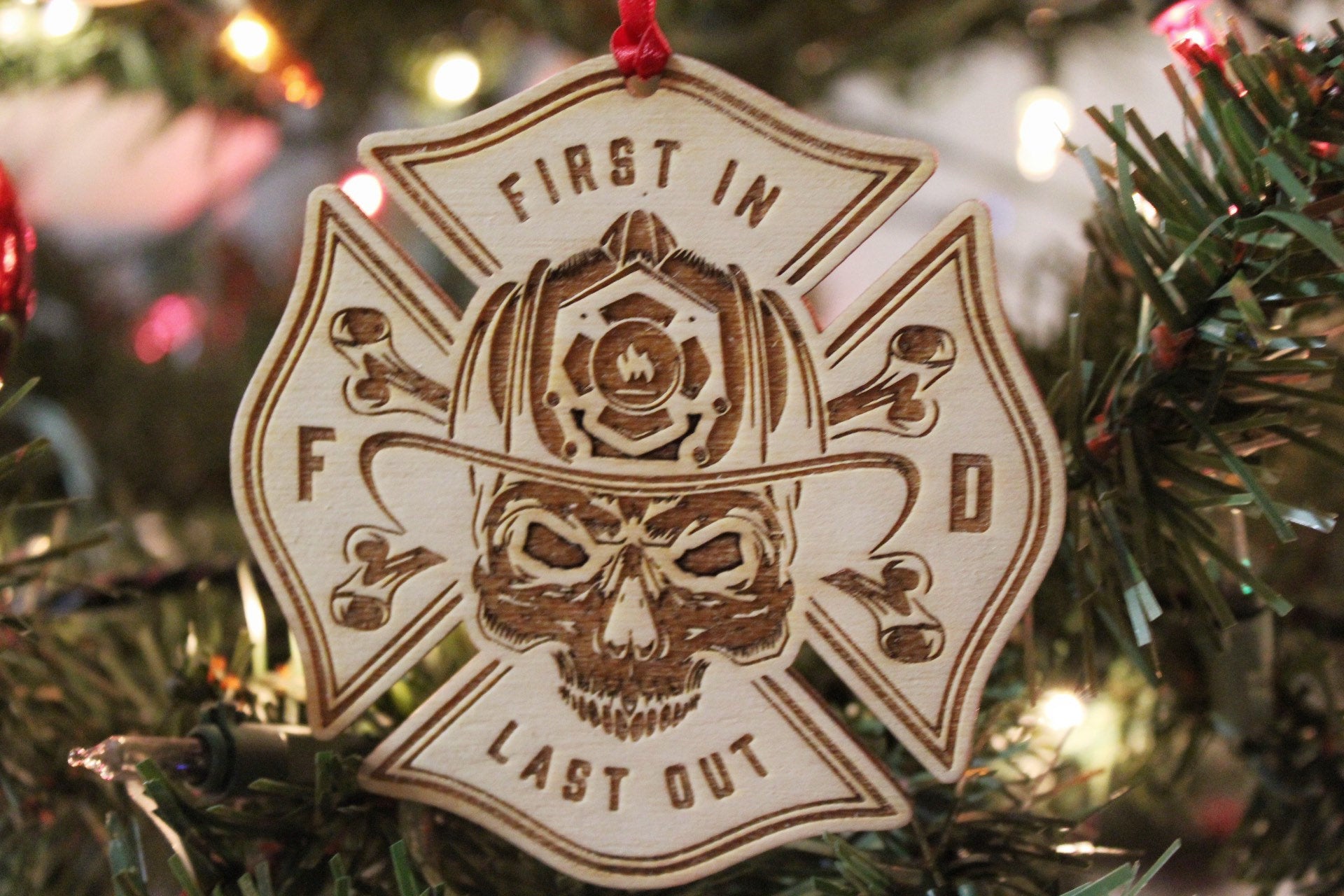 Fireman Skull Badge Christmas Ornament Gift For Him, Fire fighter First Responder First In Last Out Wooden Christmas Ornament