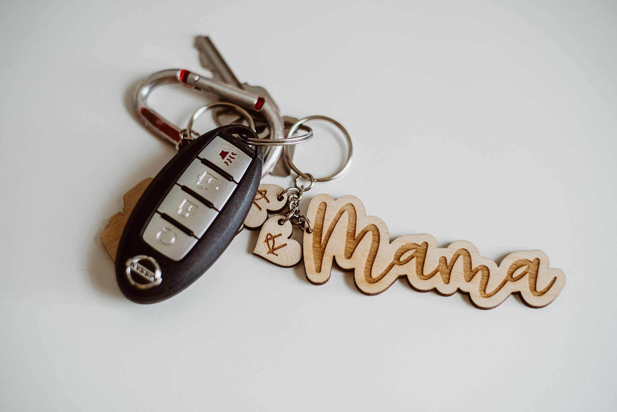 Mama Wooden Initial Heart Keychain Gift For Mom, Mother’s Day Wood Child Initial Heart Keychain Charms