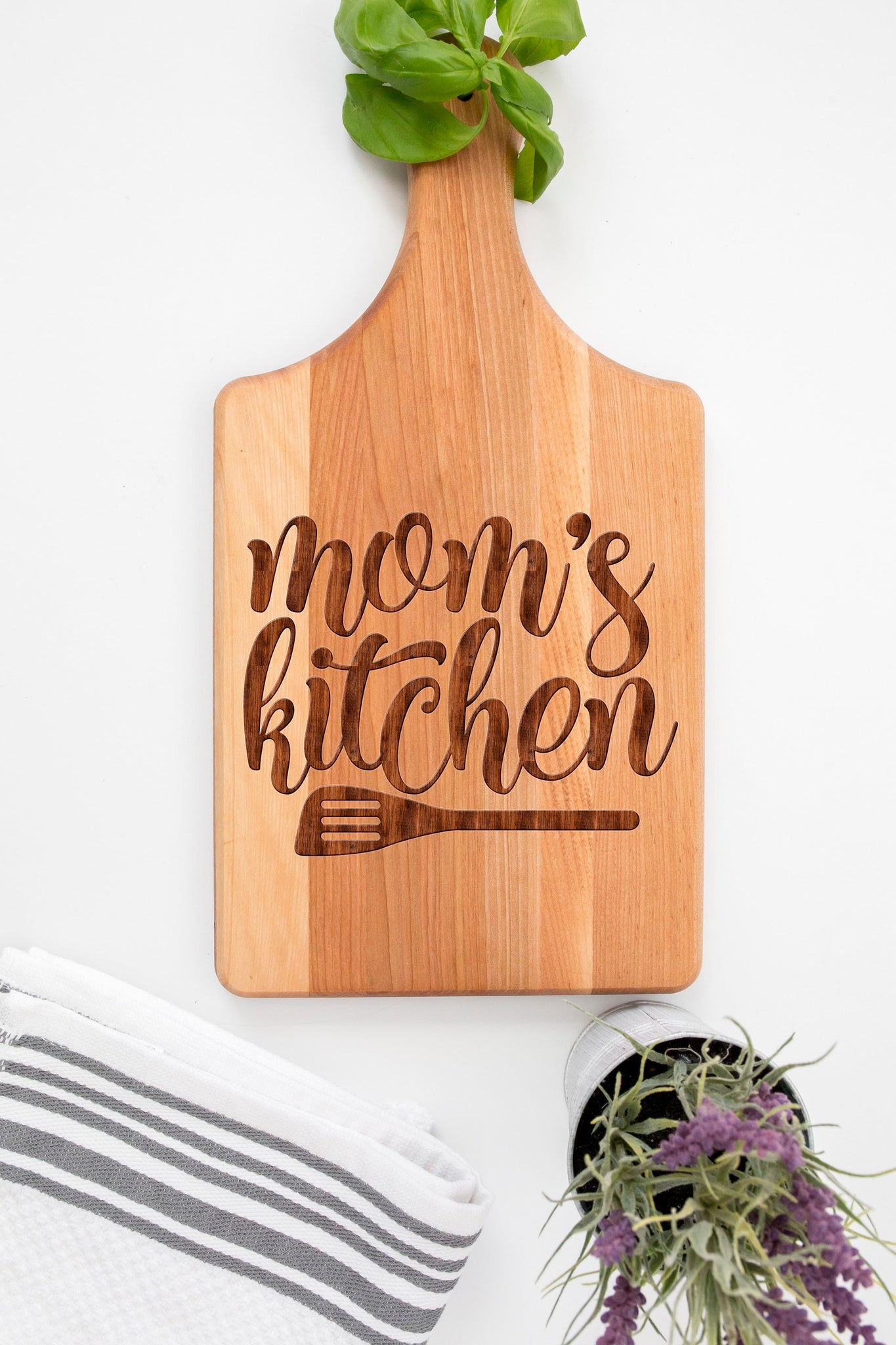 Moms Kitchen Cute Cutting Board Gift For Mom, Mom’s Kitchen Decor Serving Chopping Board Gift For Mother’s Day