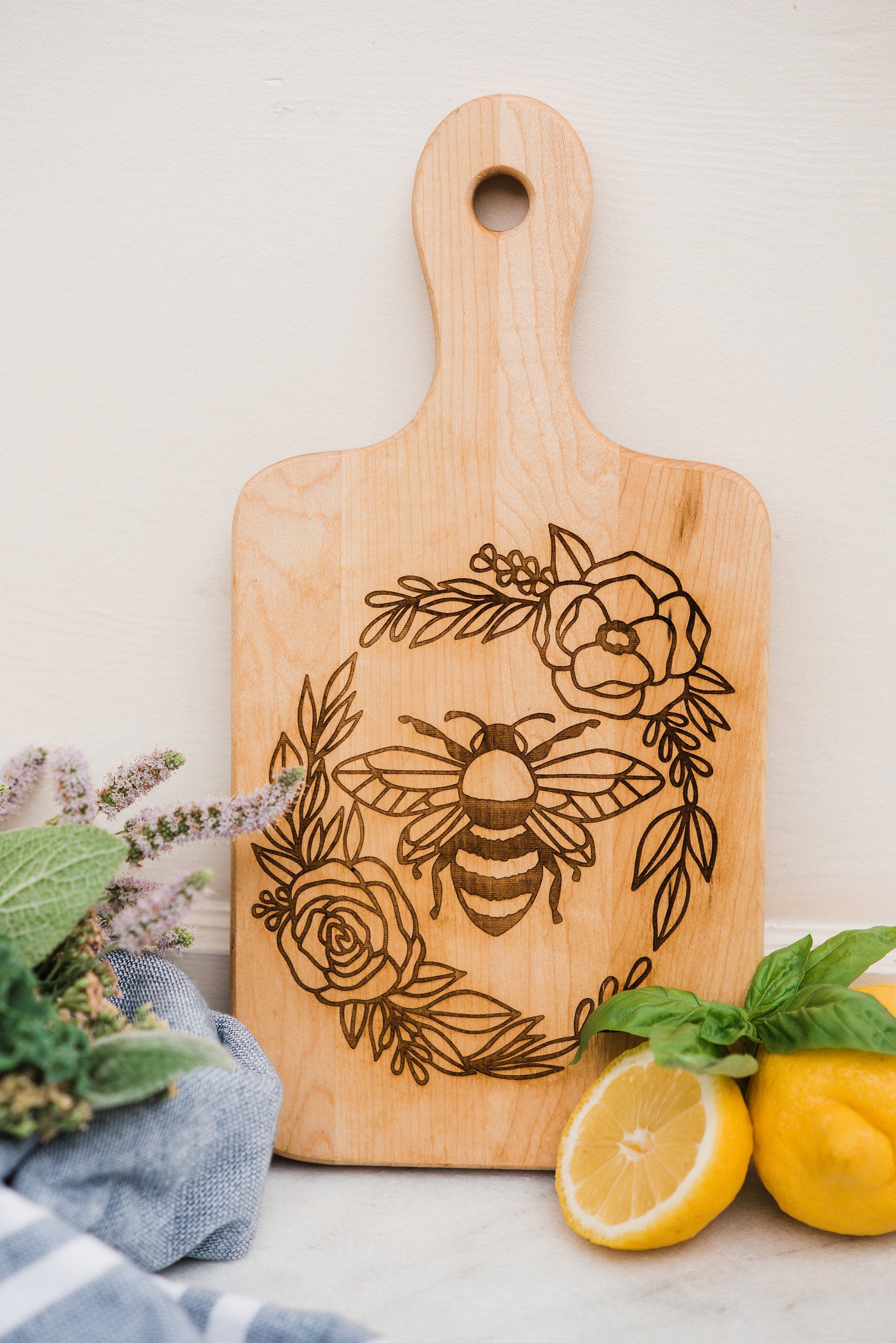 Cute Floral Honey Bee Cutting Board Gift For Bee Keeper, Flower Honey –  Lady Laser Co
