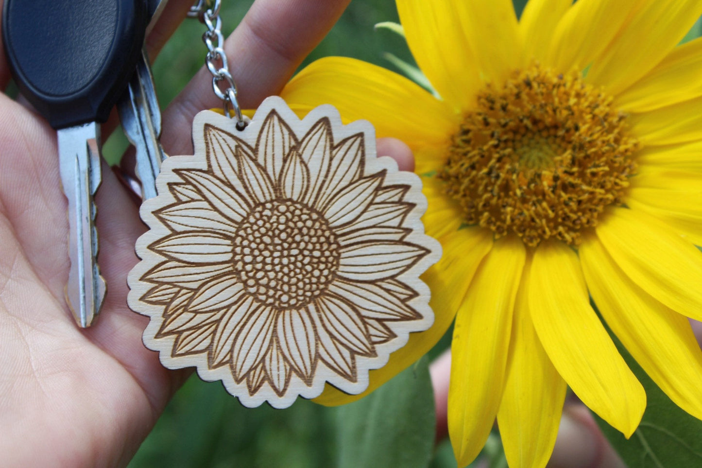 Cute Sunflower Wooden Keychain Gift For Her, Cute Natural Wood Sunflower Sustainable Garden Gift For Her