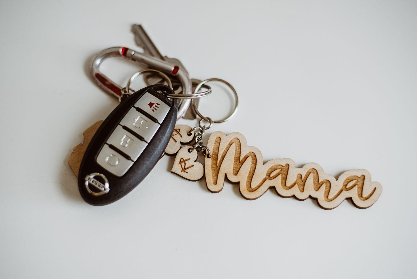 Wooden Mama Keychain With Heart Initial Charms Gift For Mom, Mothers Day Gift For Mum Personalized Keychain