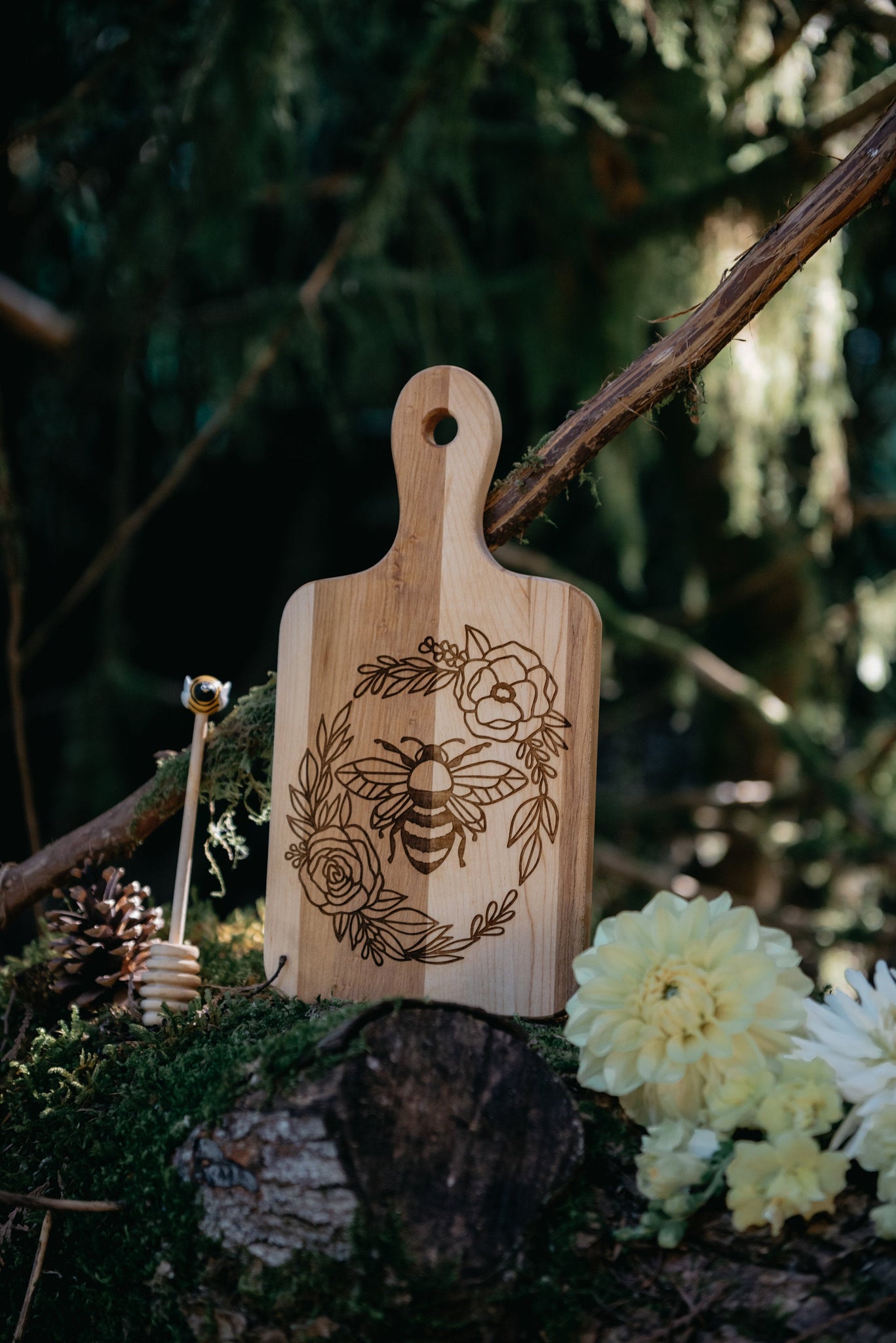 Floral Honey Bee Cutting Board Gift For Bee Keeper Gift For Her, Flower Honey Bee Serving Board Kitchen Décor Gift For Mothers Day